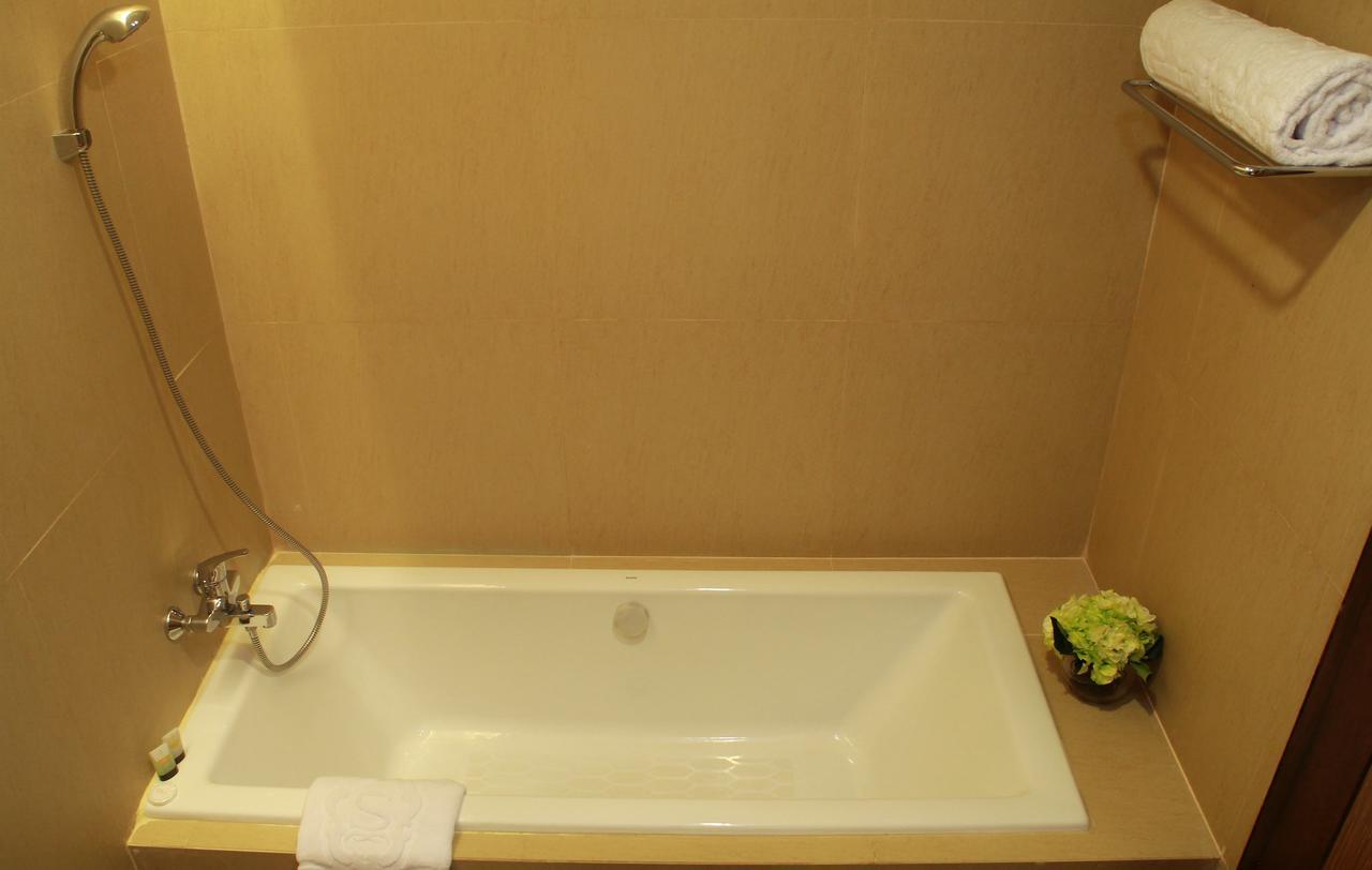 Sutanraja Hotel Kotamobagu Extérieur photo