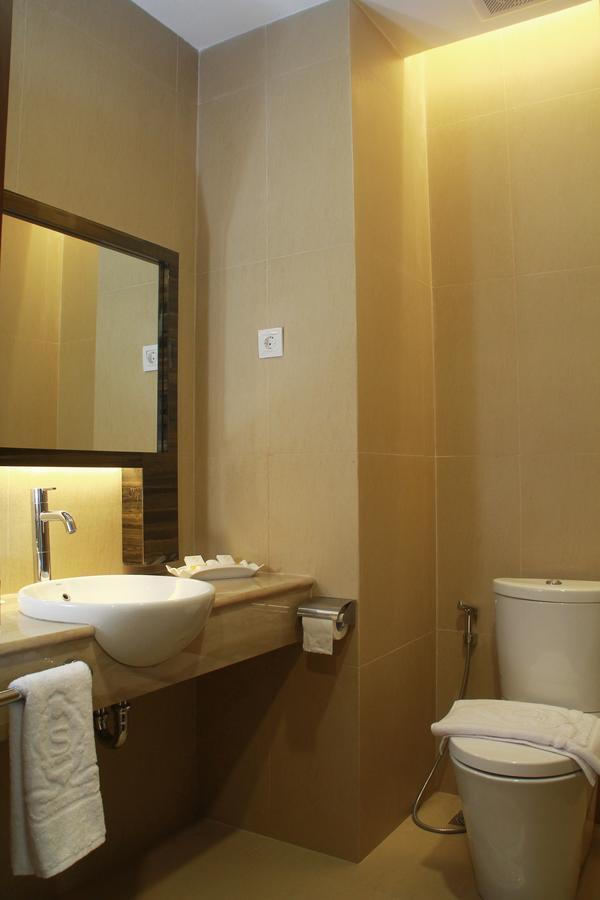 Sutanraja Hotel Kotamobagu Extérieur photo