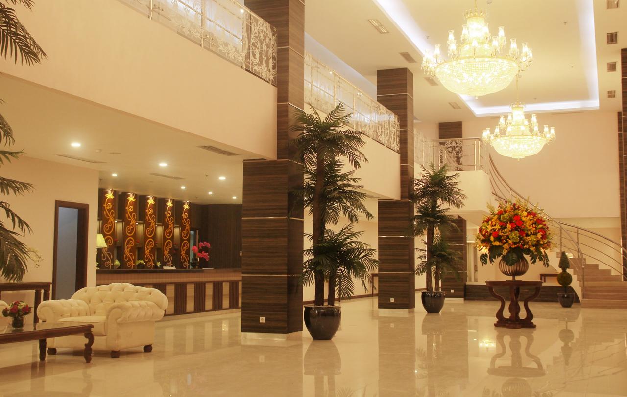 Sutanraja Hotel Kotamobagu Extérieur photo