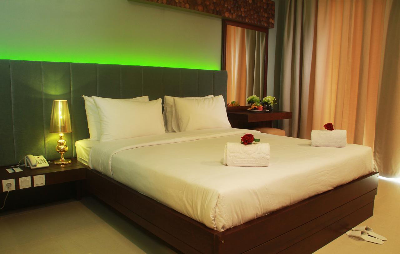 Sutanraja Hotel Kotamobagu Extérieur photo