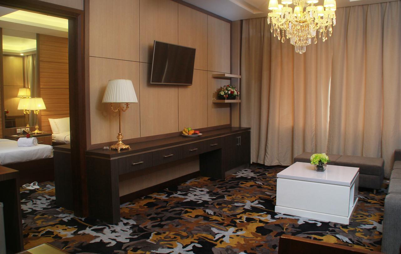 Sutanraja Hotel Kotamobagu Extérieur photo